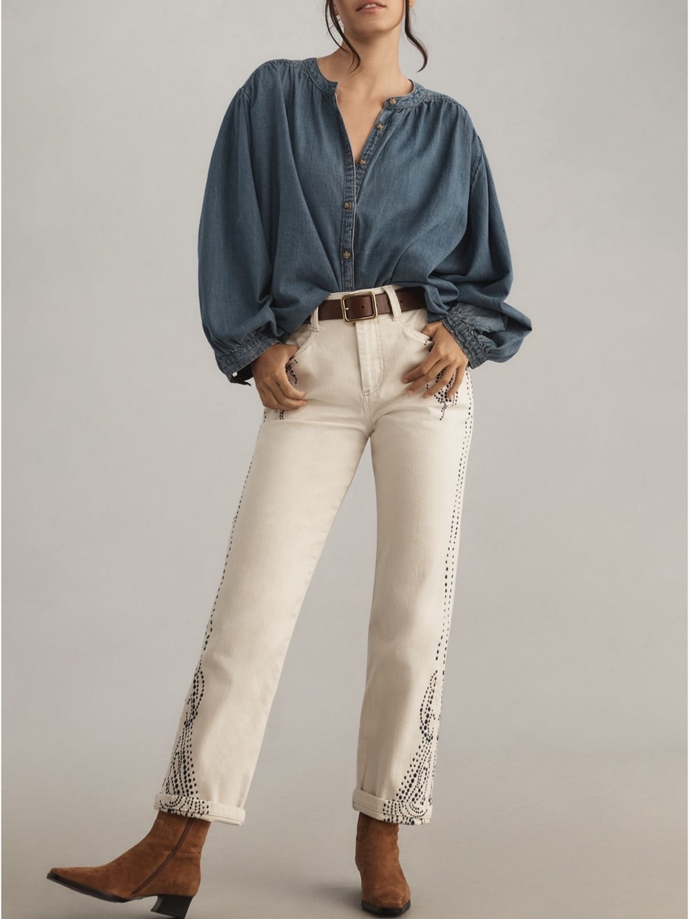 ANTHROPOLOGIE PILCRO  Slim Slouch Mid Rise Straight Leg Jeans Paisley Embroidery